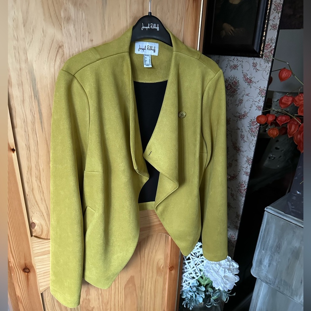 Joseph Ribkoff Lime Blazer, size 8, $85